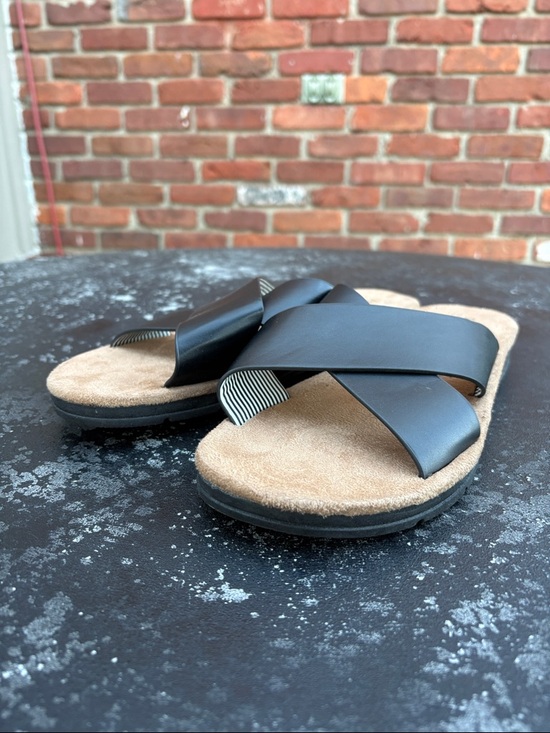 Shoes - IZOD Women’s Black Crisscross Slide Sandals size 8